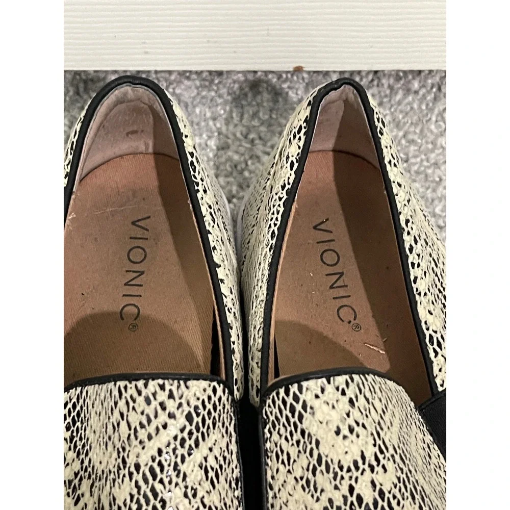 Vionic Demetra Snakeskin Slip On Sneakers Cream Black Leather Womens 9 Orthotic